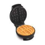 Hamilton Beach Belgian-Style Waffle Maker - Image 2